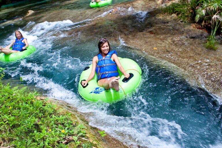 jungle-river-tubing__92336_zoom